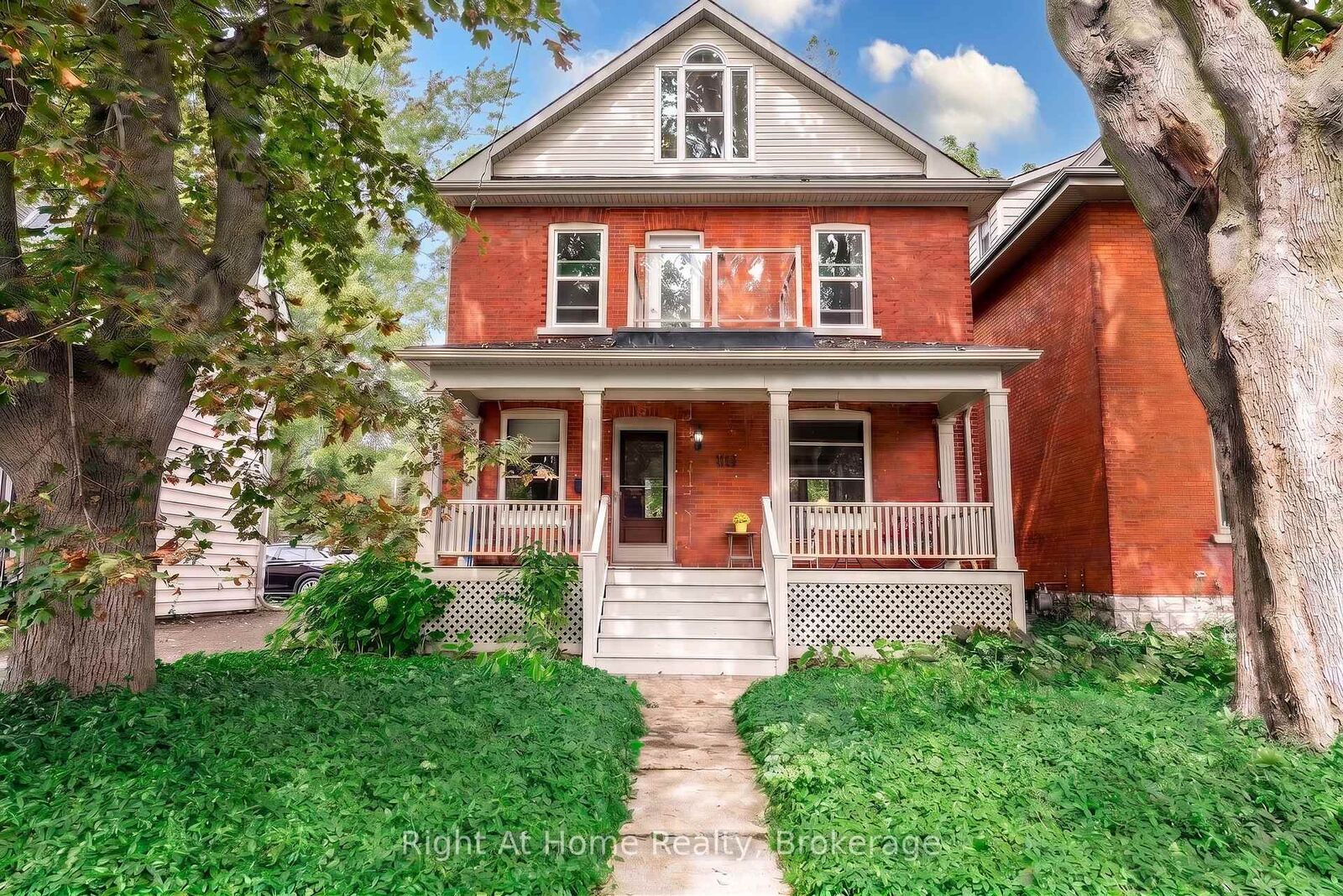 Property Photo:  142 Elizabeth Street  ON N5A 4Z3 