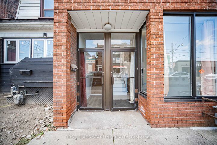 Property Photo:  945 Gerrard Street E  ON M4M 1Z1 