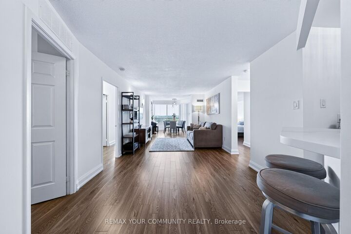 Property Photo: 8501 Bayview Avenue 1011 ON L4B 3J7