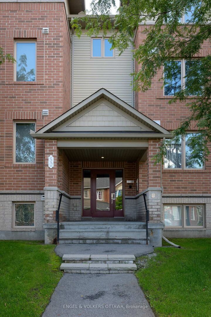 Property Photo:  50 Barnstone Drive 7  ON K2G 6X2 