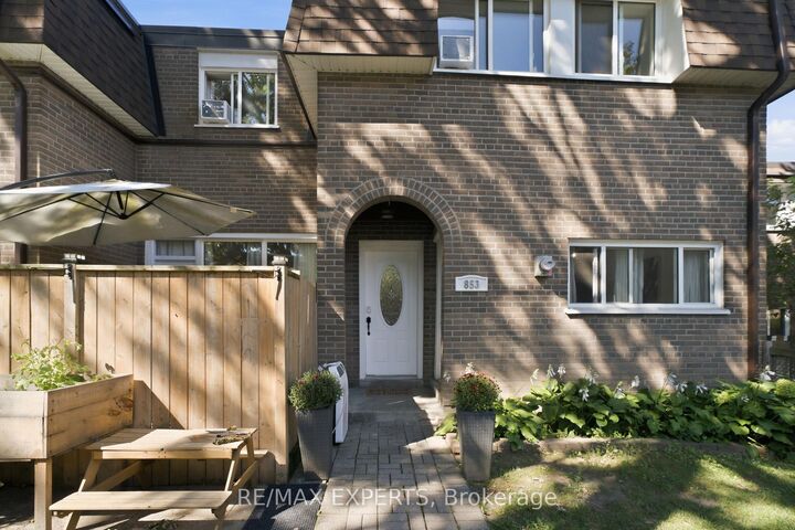 Property Photo:  30 Tandridge Crescent 853  ON M9W 2P2 