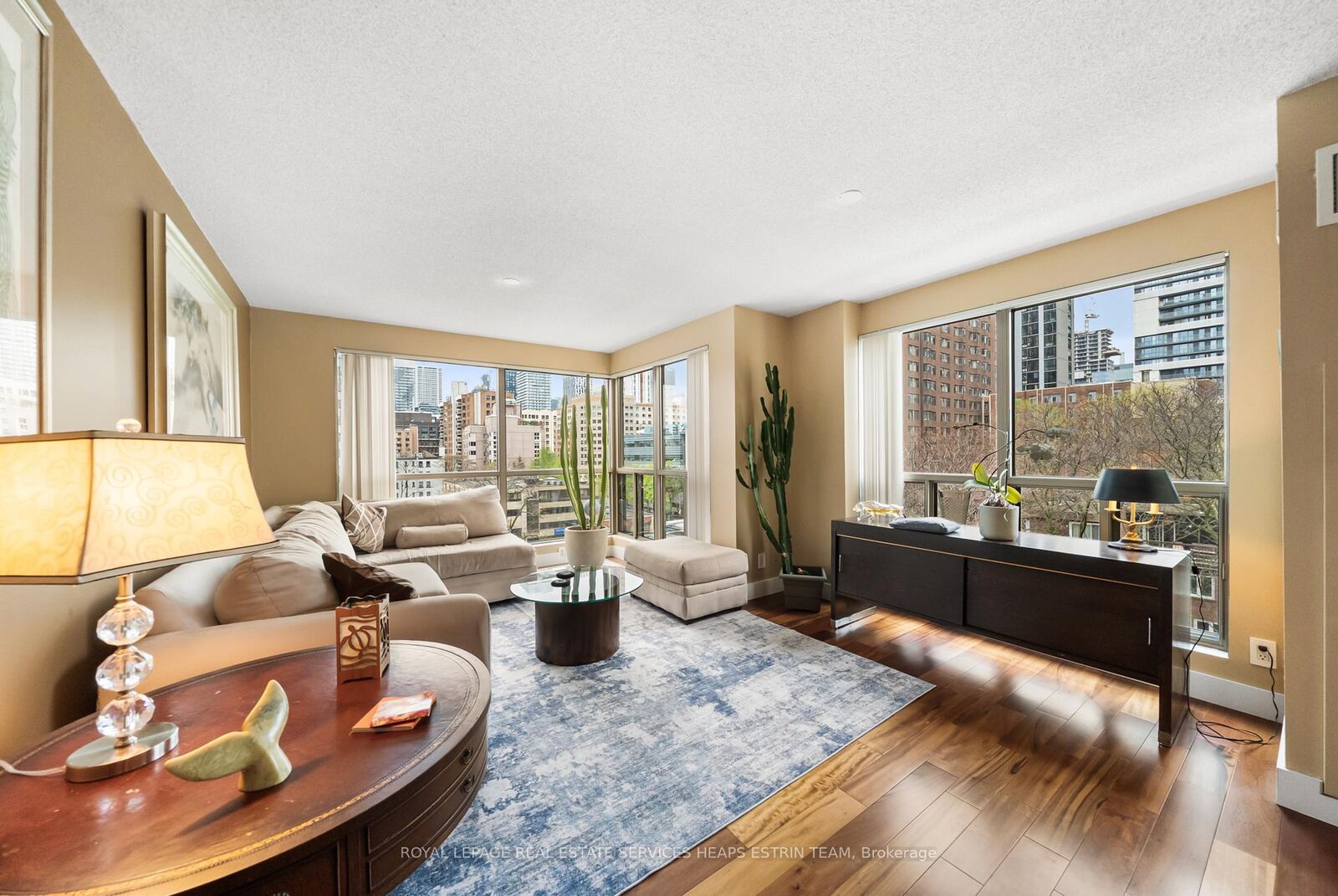Property Photo: 298 Jarvis Street 507 ON M5B 2M4