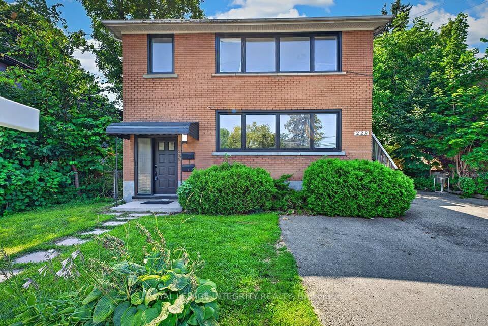 Property Photo:  228 Woodroffe Avenue 2  ON K2A 3V4 