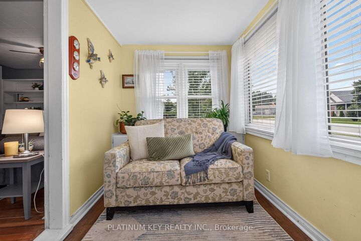 Property Photo:  422 Metcalfe Street W  ON N7G 1N7 