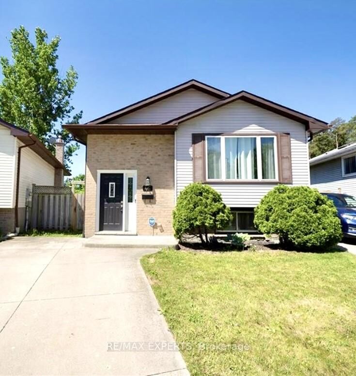 Property Photo:  46 Caprice Crescent  ON N5V 3M2 