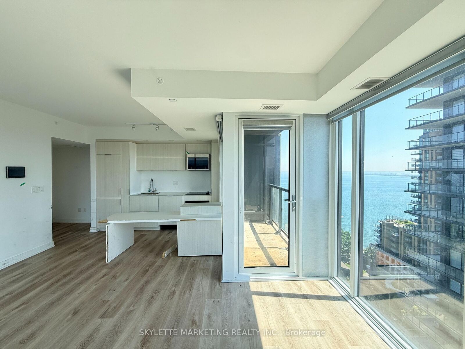 Property Photo:  370 Martha Street 1810  ON L7R 0G9 