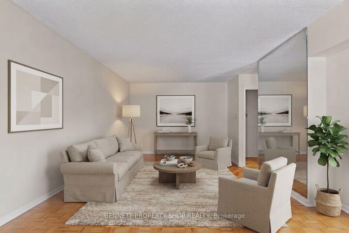 Property Photo:  837 Eastvale Drive 1  ON K1J 7T5 