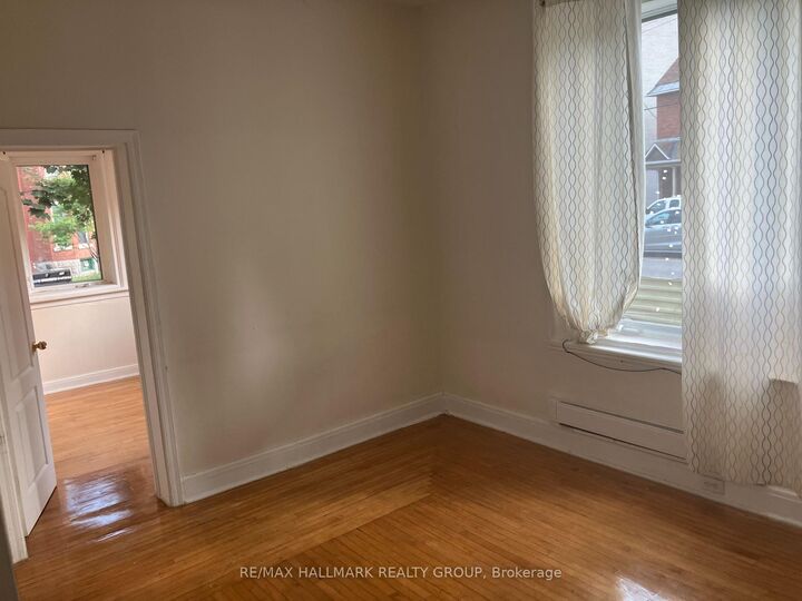 Property Photo: 257 Bronson Avenue 1 ON K1R 6H6