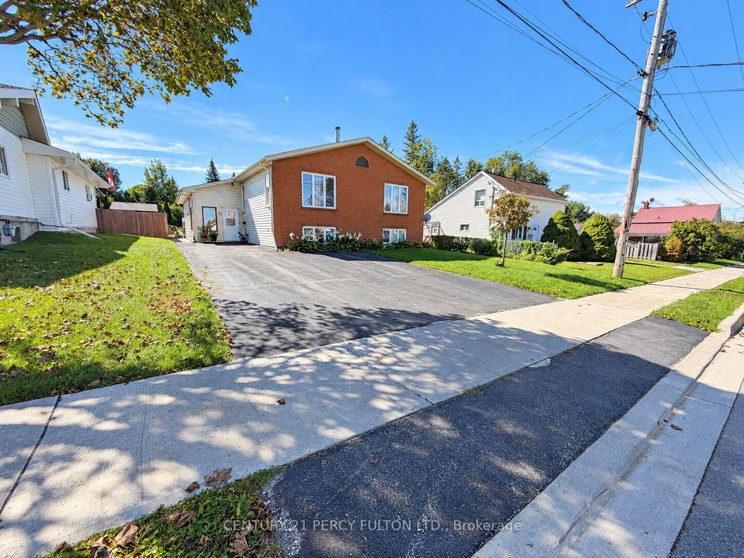 Property Photo:  85 Denniston Street  ON K9V 1L4 