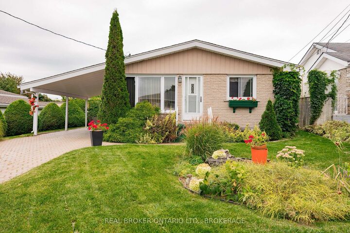 Property Photo:  48 Clement Street  ON K0C 1A0 