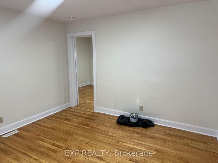 Property Photo:  1268 Emperor Avenue 1  ON K1Z 8C5 