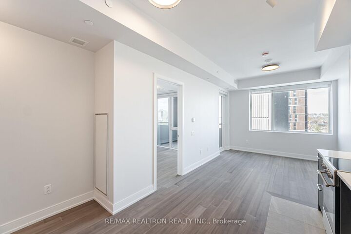 Property Photo:  664 Spadina Avenue 904  ON M5S 2H7 