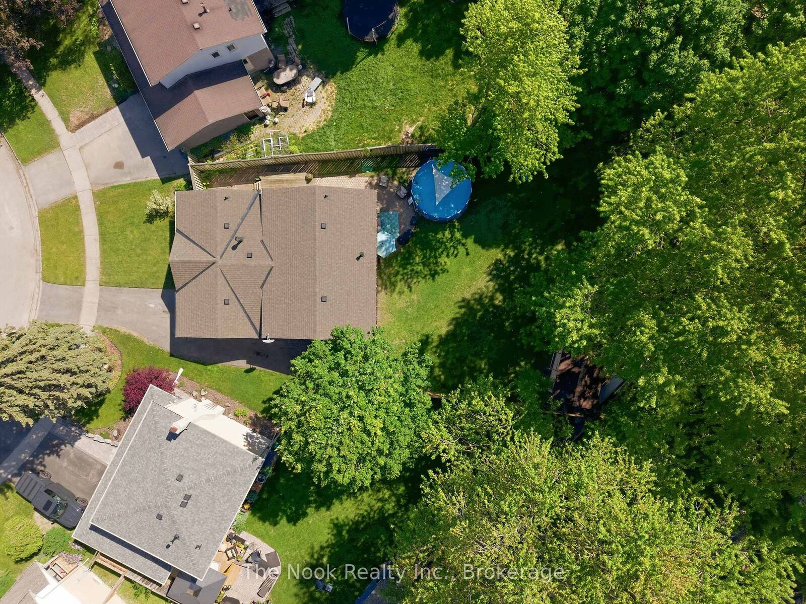 Property Photo:  30 Deerpark Crescent  ON L1C 3M3 