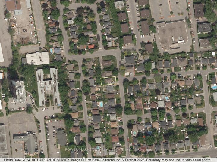 Property Photo:  944 Eve Street  ON K1K 3R4 