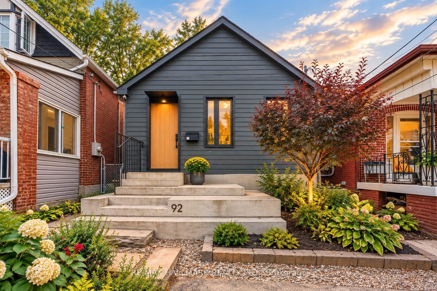 Property Photo:  92 Chisholm Avenue  ON M4C 4V5 