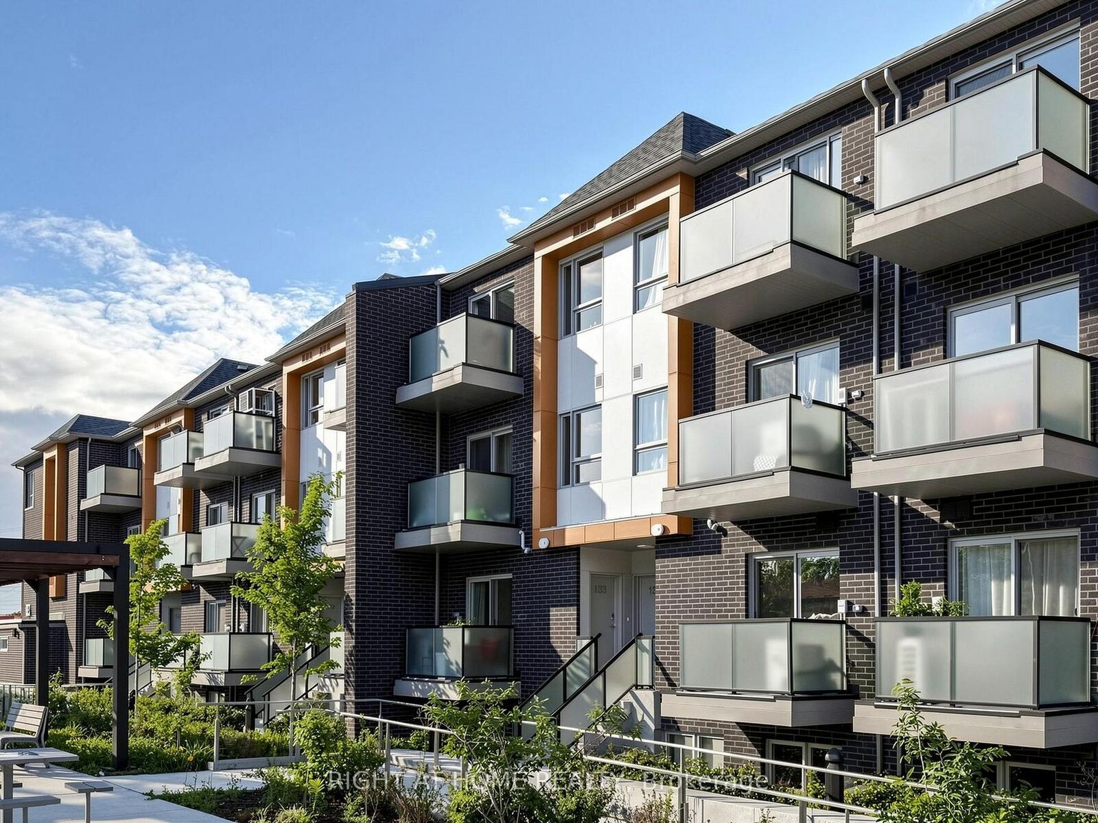 Property Photo:  1081 Danforth Road 129  ON M1J 0B2 