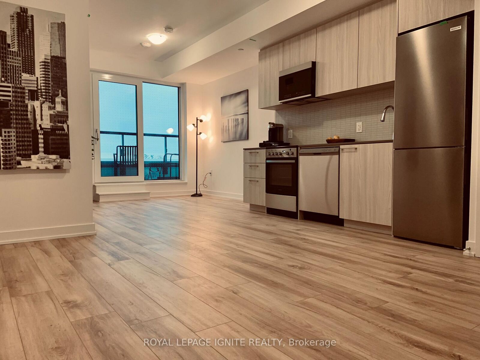 Property Photo:  7439 Kingston Road 410  ON M1B 5S3 