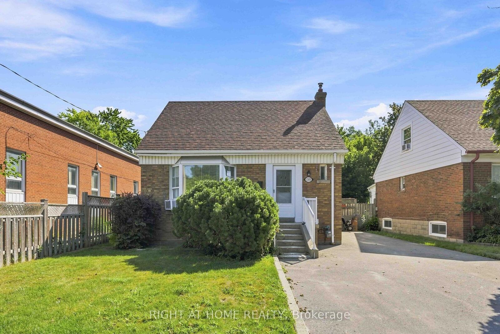 Property Photo:  1351 Warden Avenue  ON M1R 2R9 