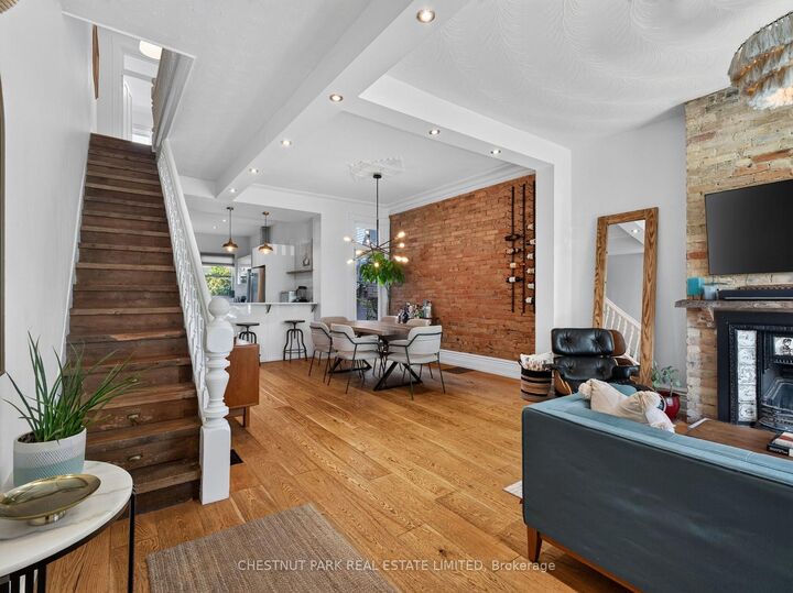 Property Photo:  28 Robinson Street  ON M6J 1L2 