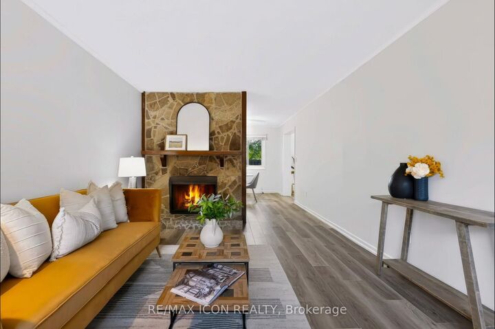 Property Photo:  121 University Avenue E 102  ON N2J 4J1 