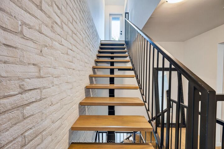 Property Photo:  50 Bartlett Avenue 7  ON M6H 3E6 
