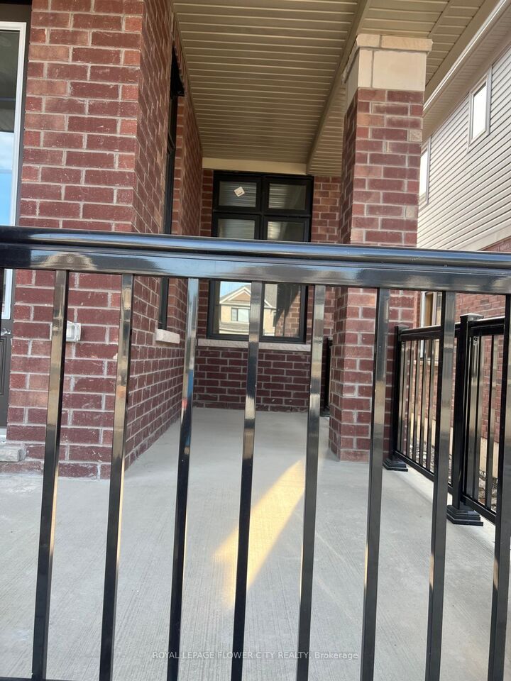 Property Photo:  50 Sandhill Crescent  ON L0G 1W0 