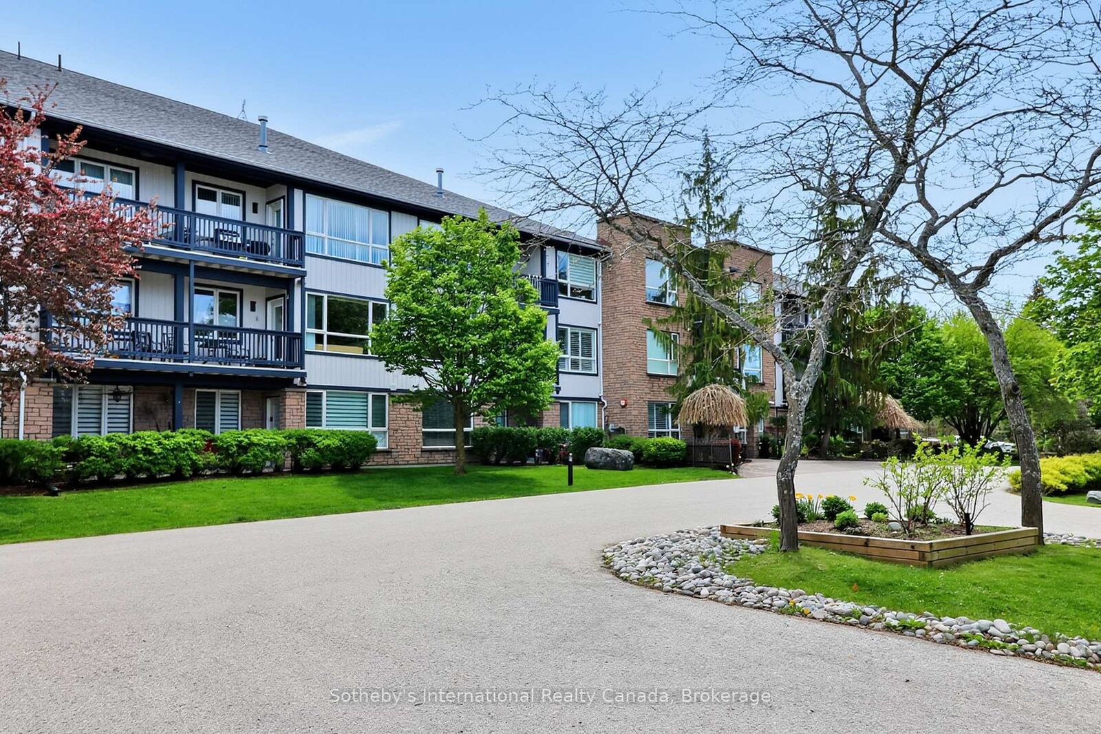 Property Photo: 750 Johnston Park Avenue 3003 ON L9Y 5C7