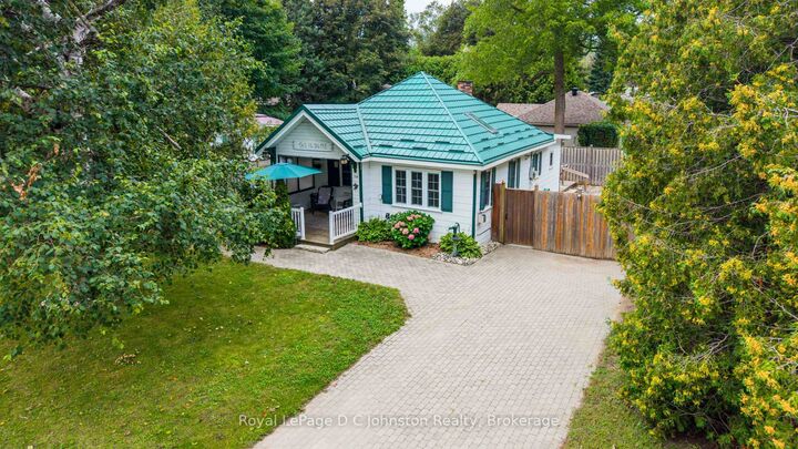 Property Photo:  736 Shantz Street  ON N0H 2C0 