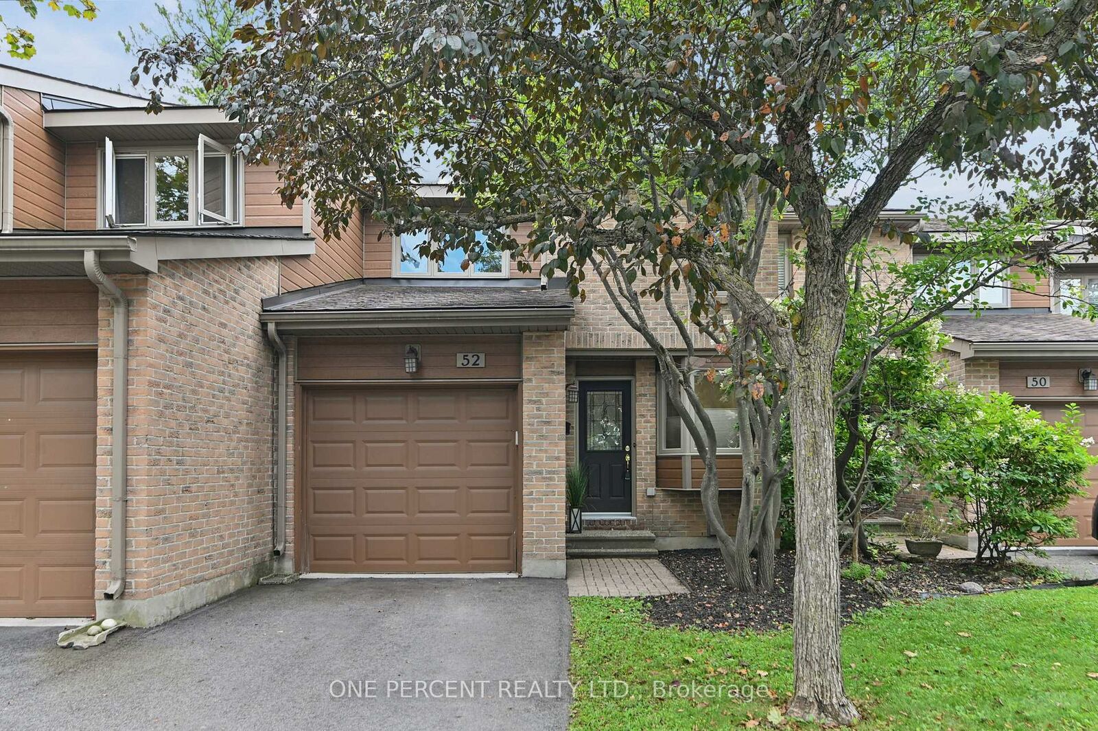 Property Photo: 710 Coronation Avenue 52 ON K1G 4G7