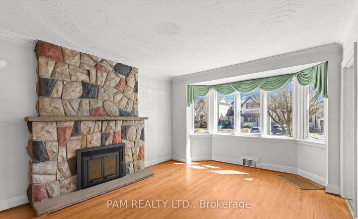 Property Photo:  42 Parklea Drive  ON M4G 2J6 