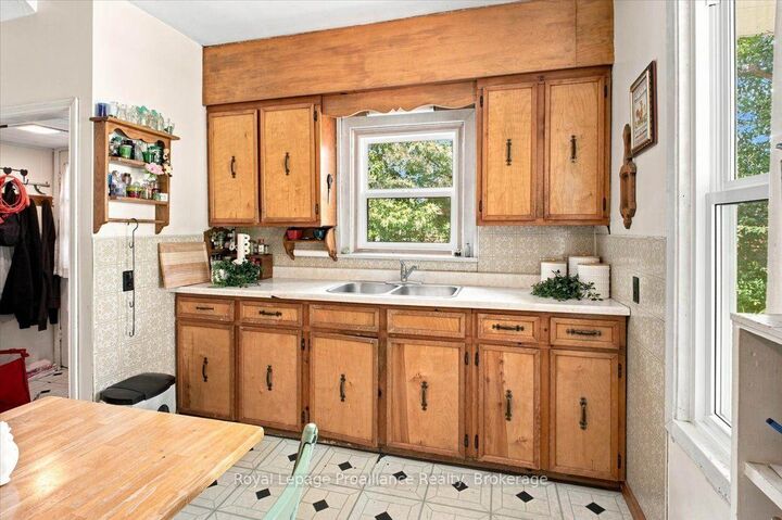 Property Photo:  513 Moira Street  ON K0K 3J0 