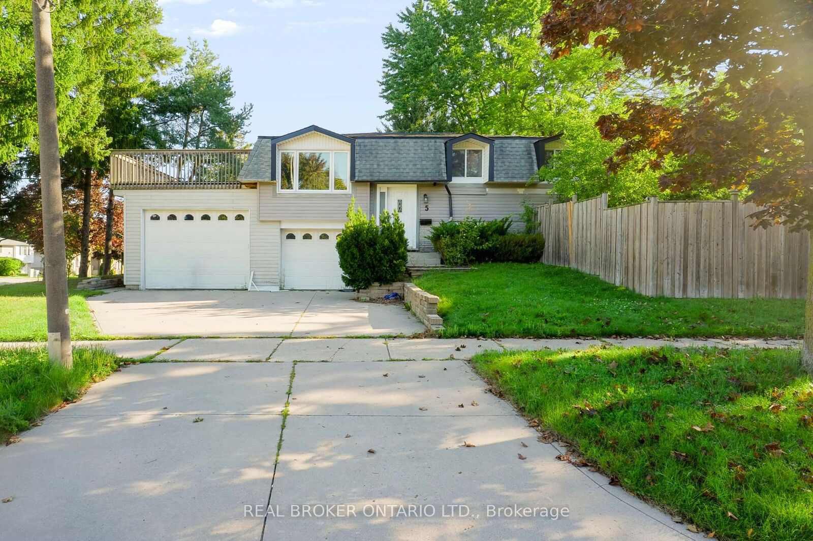 Property Photo:  5 Nathaniel Crescent  ON N2P 1L3 
