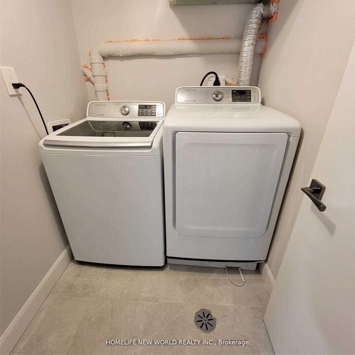 Property Photo:  41 Brucewood Crescent  ON M6A 2G7 