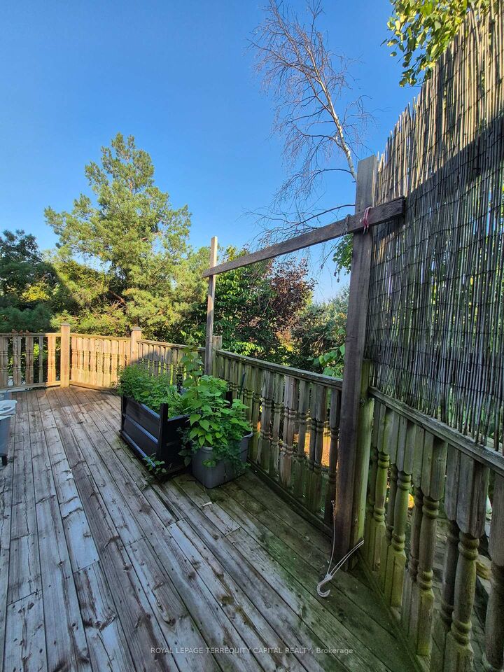 Property Photo:  1 Northview Crescent  ON L4N 9T3 