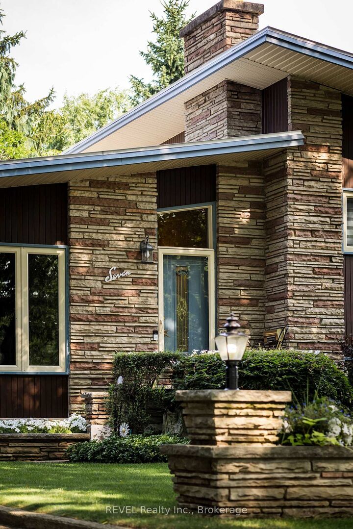 Property Photo:  7 Glenayr Place  ON L2T 2A2 