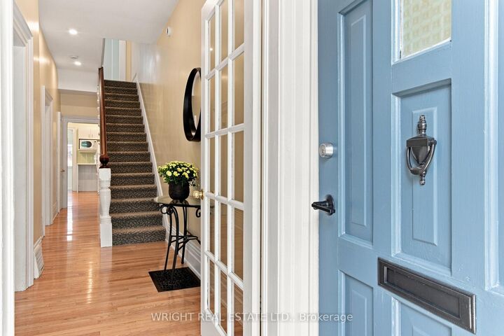 Property Photo:  276 Robert Street  ON M5S 2K8 