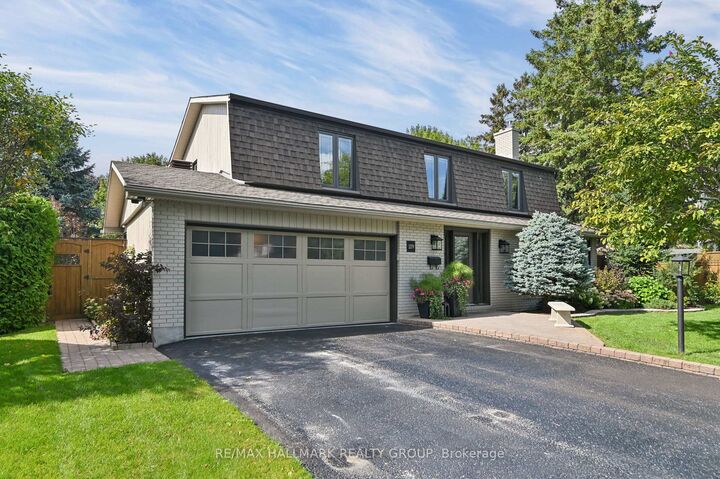Property Photo:  109 Parkglen Court  ON K2G 3H2 