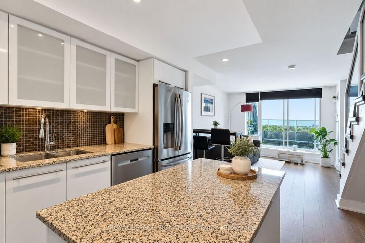 Property Photo:  1040 The Queensway N/A 917  ON M8T 0A7 