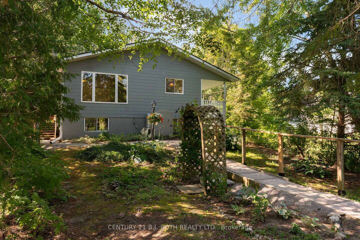 Property Photo:  957 7th Line  ON L9S 4G2 