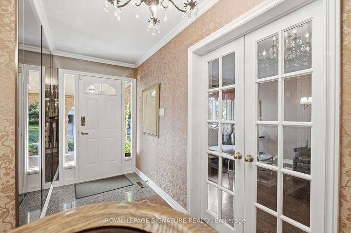 Property Photo:  20 Wellesbourne Crescent  ON M2H 1Y7 