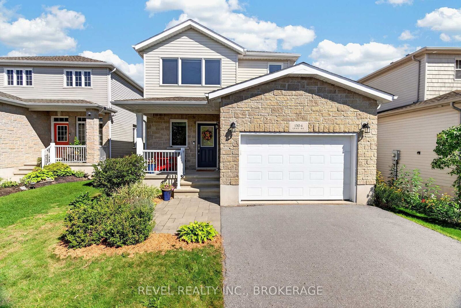 Property Photo:  1304 Grace Avenue  ON K7P 0G8 