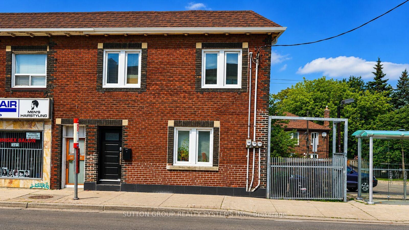 Property Photo:  616 Rogers Road 2nd Floor  ON M6M 1B8 