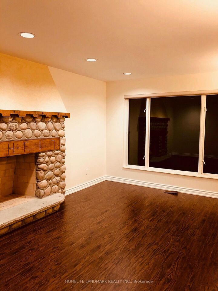 Property Photo:  186 Huntington Park Drive  ON L3T 7A7 