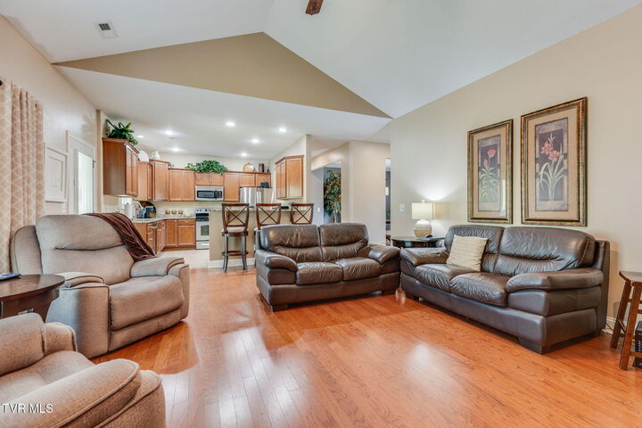 Property Photo: 1338 Glen Abbey Way TN 37615