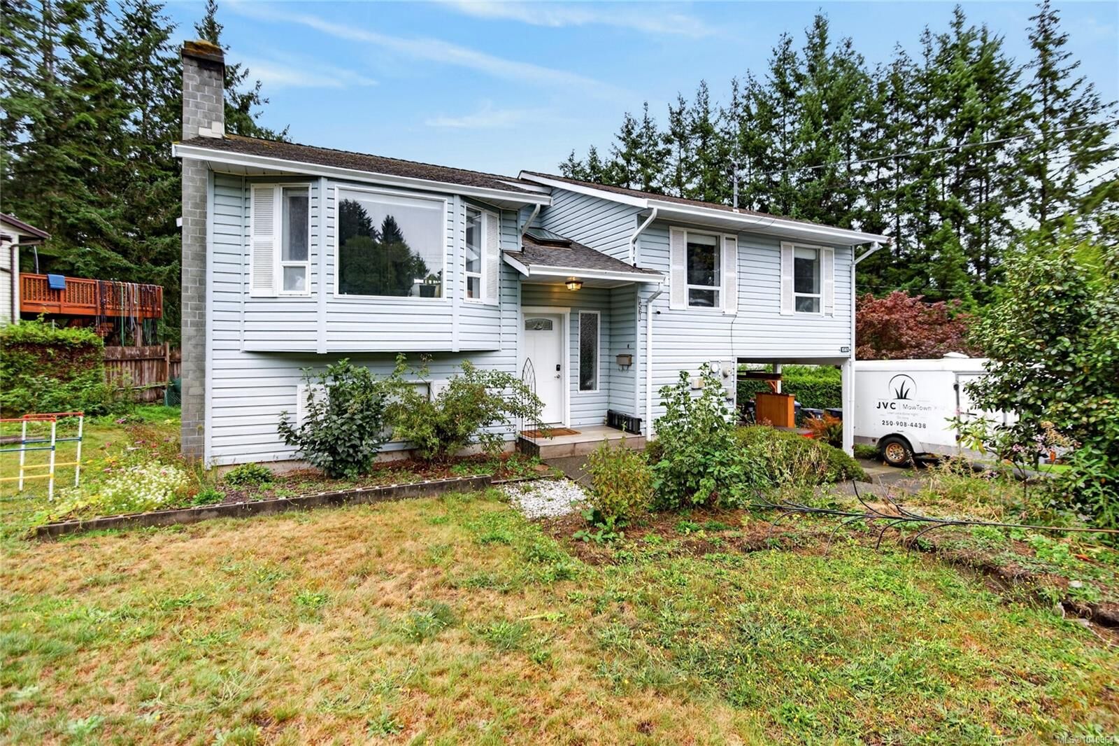 Property Photo:  1561 Embleton Cres  BC V9N 6N7 