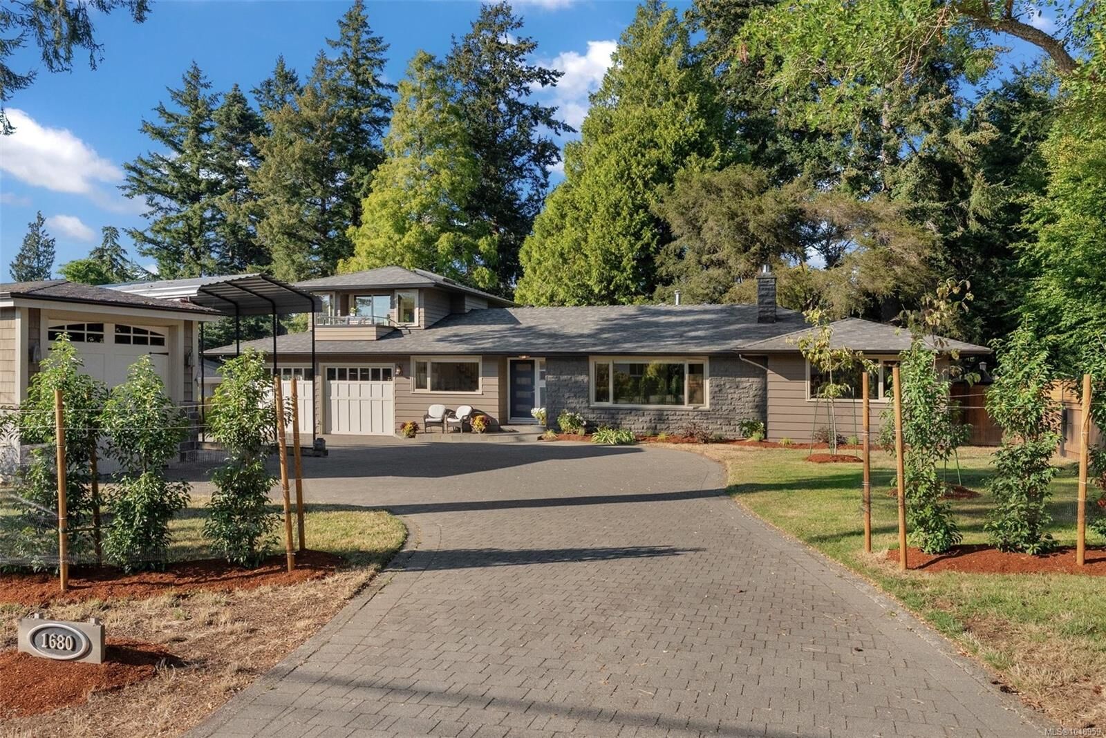 Property Photo:  1680 Ash Rd  BC V5C 4B3 