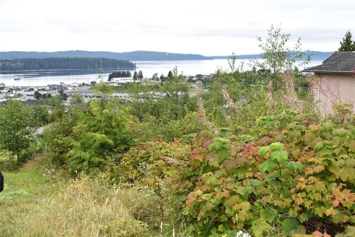 Property Photo:  648 Betts Blvd  BC V0N 2R0 
