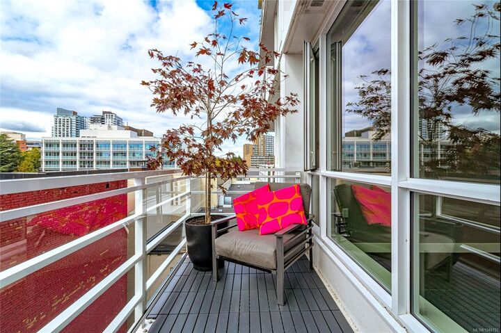 Property Photo:  834 Johnson St #505  BC V8W 1N3 
