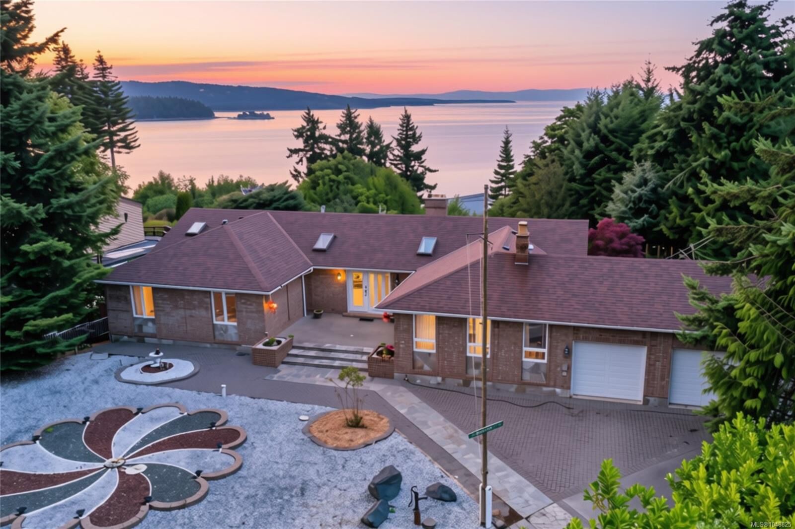 Property Photo:  131 Melvin Cres  BC V0R 1G0 