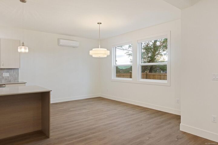 Property Photo:  677 Madrona Pl  BC V9B 6C6 
